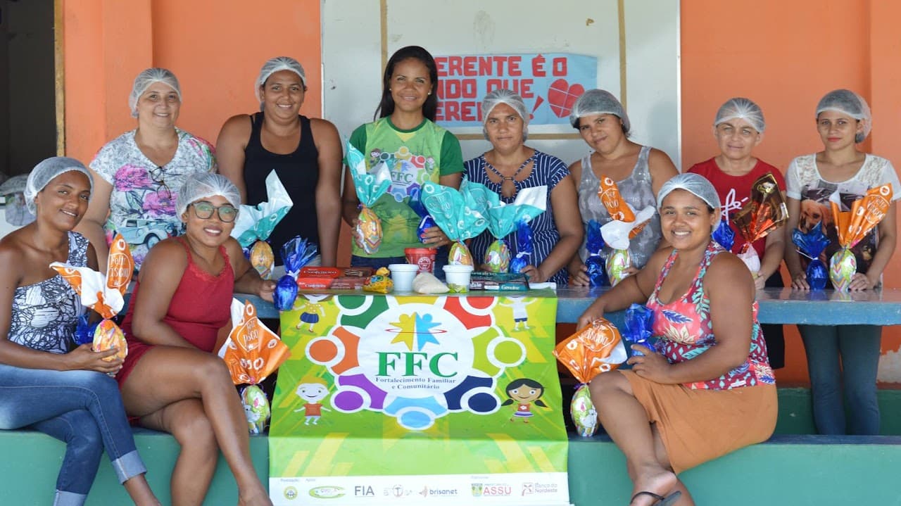 Participantes do projeto FFC reunidos em uma ação comunitária